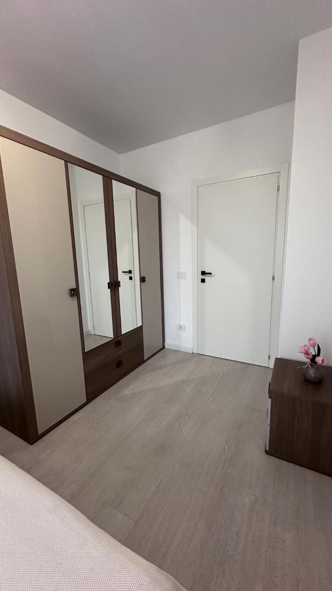 Chris Holiday Oradea Exterior photo